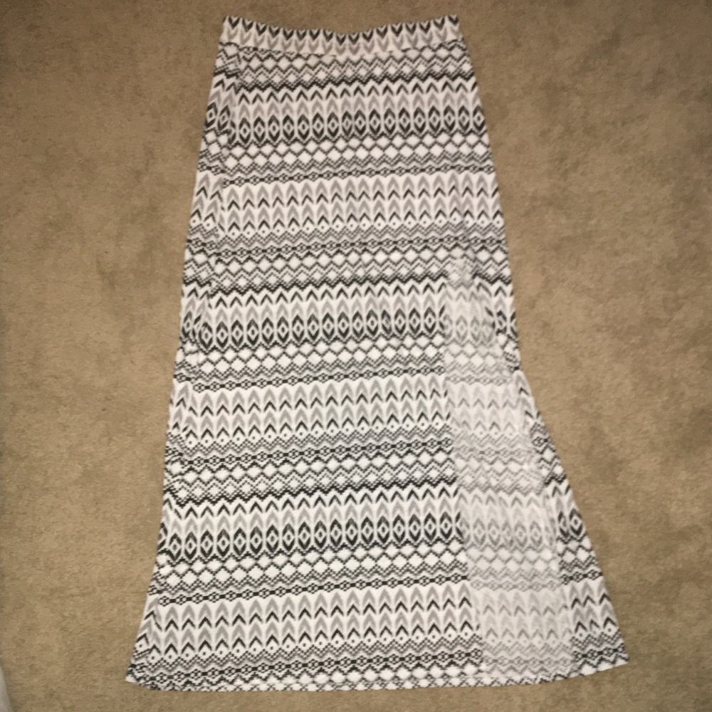 AMERICAN EAGLE MAXI SKIRT